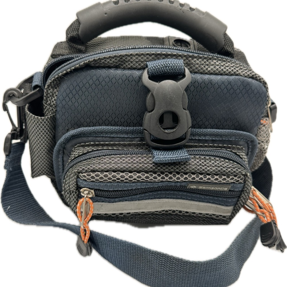Samsonite Medium Sized Camera Bag Convenient and Durable